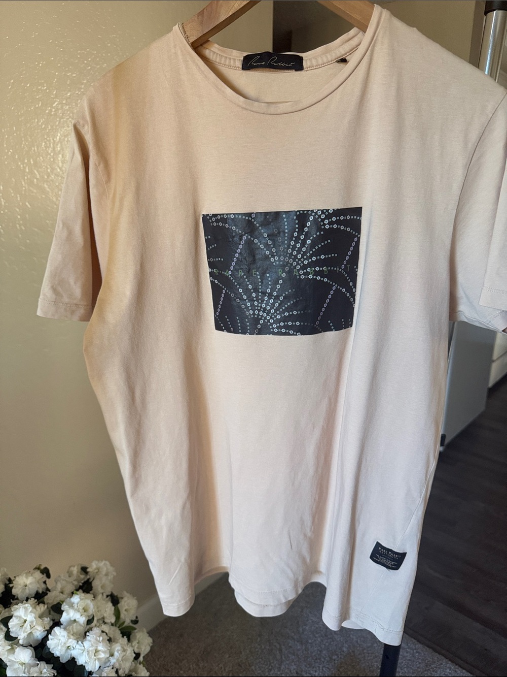 Rare Rabbit Men’s Clams Primary Graphic T-Shirt Size L